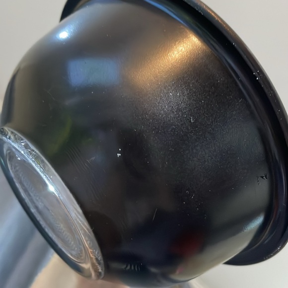 Vintage Pyrex Black Small Mixing Bowl - 322 - clear bottom - jet black - Picture 4 of 7